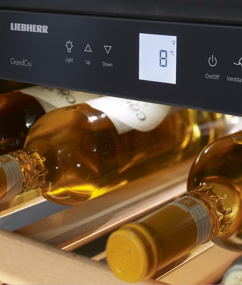 Встраиваемый винный шкаф Liebherr WKEes 553