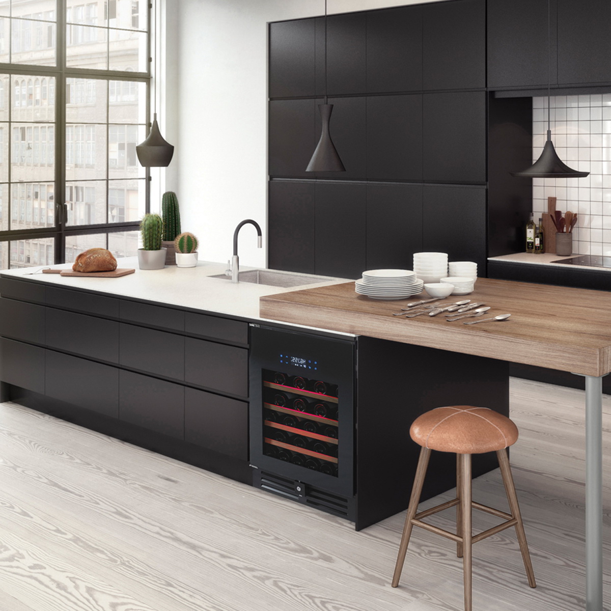 Винный шкаф Temptech Elegance GRN46DB