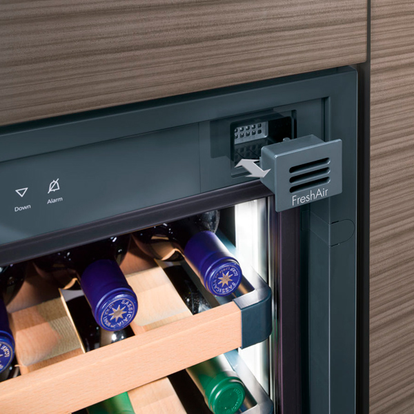 Встраиваемый винный шкаф Liebherr WKEgb 582