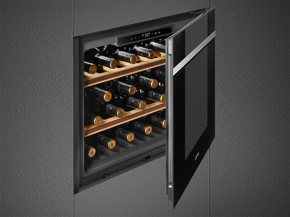 Встраиваемый винный шкаф SMEG CVI121N3