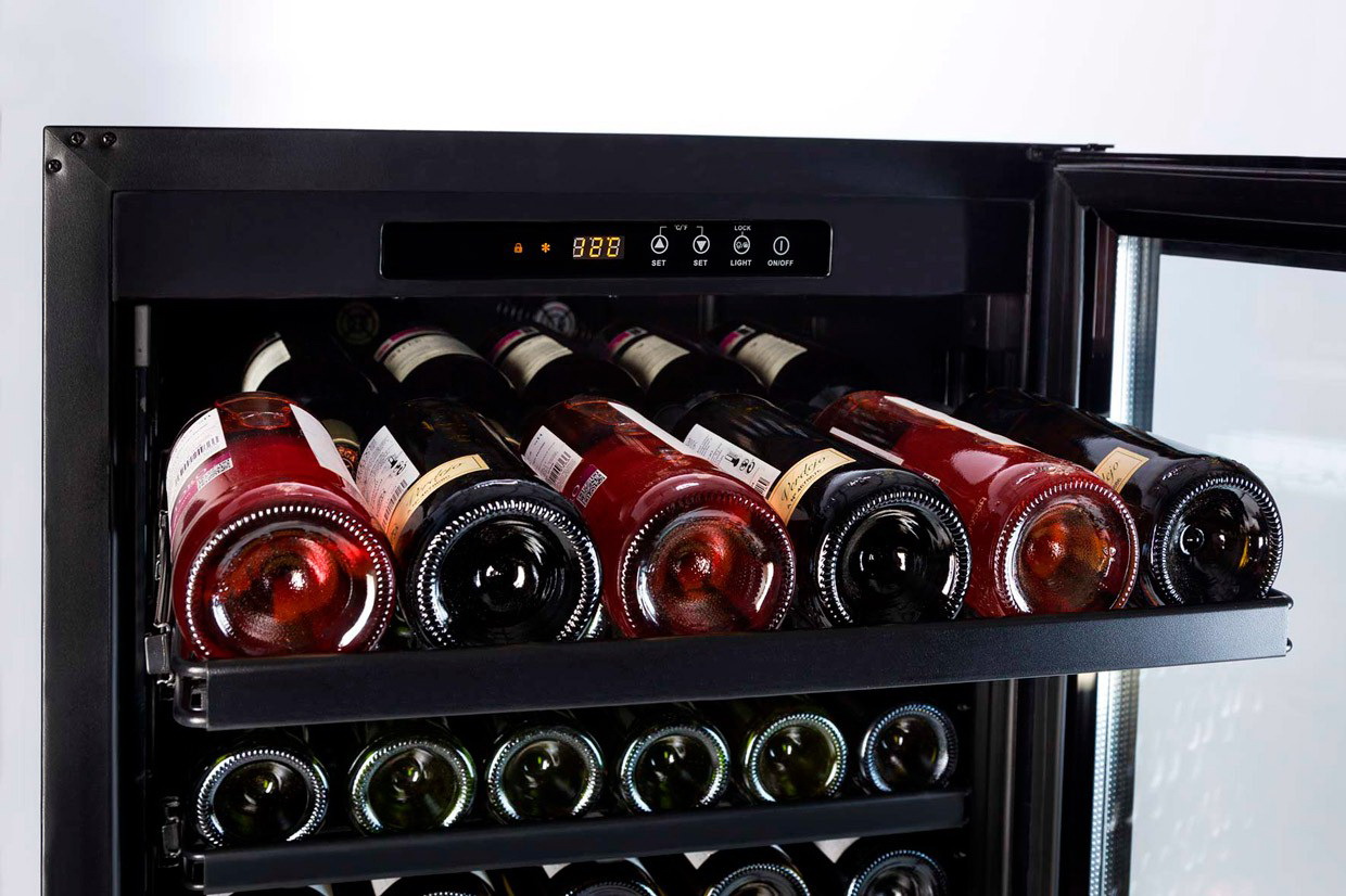 Винный шкаф Cavanova TemperWine TW04-150