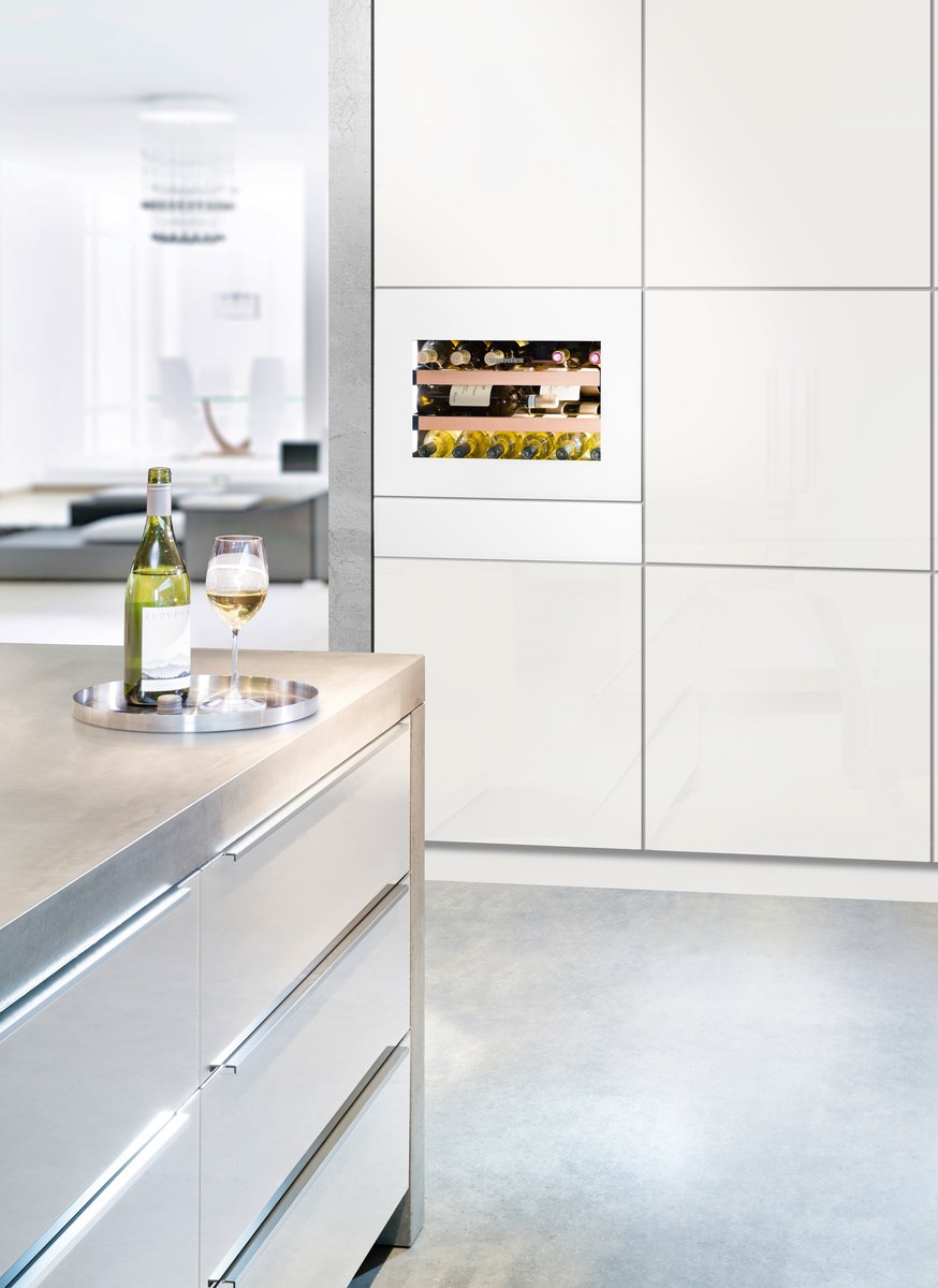 Встраиваемый винный шкаф Liebherr WKEgw 582