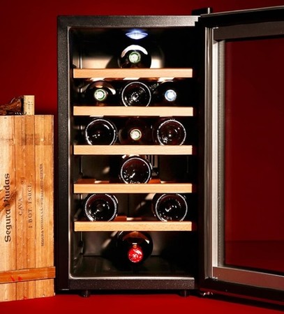 Винный шкаф La Sommeliere LS18KB