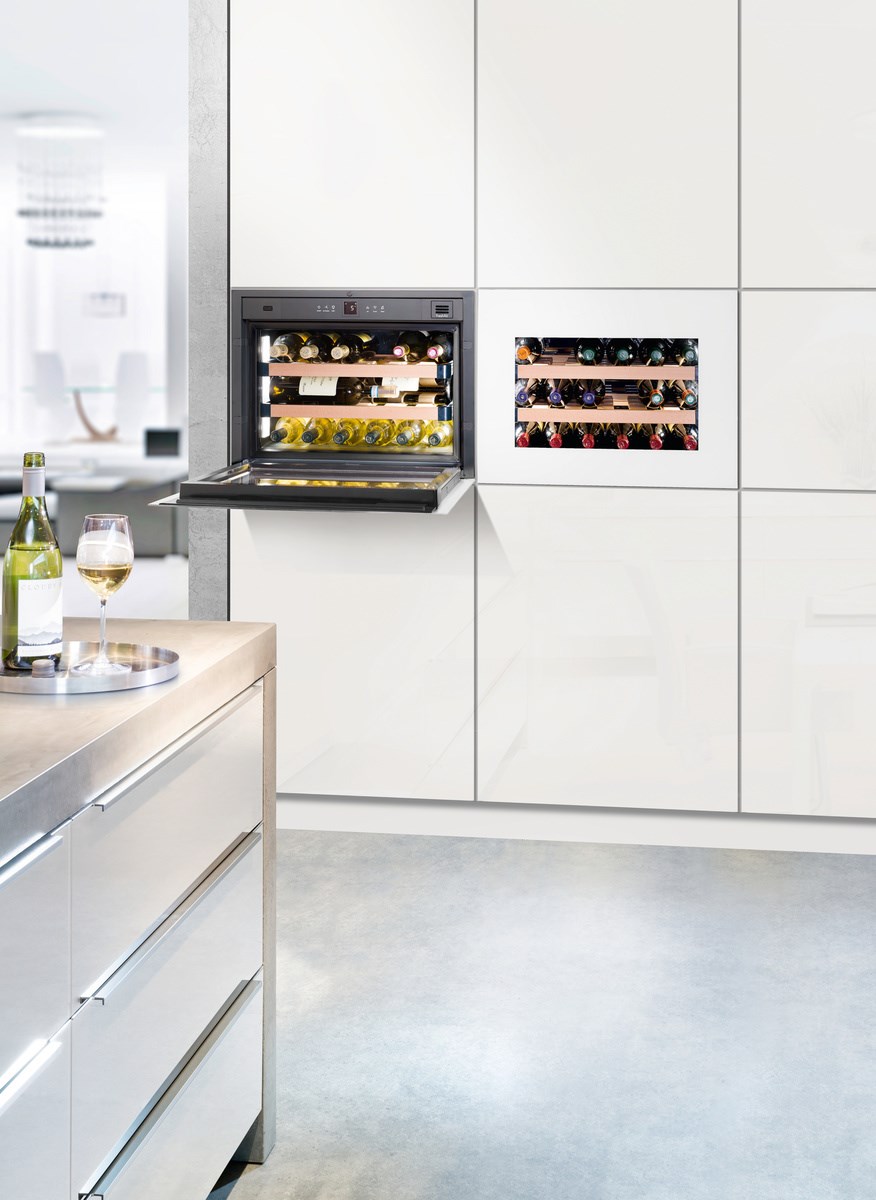 Встраиваемый винный шкаф Liebherr WKEgw 582